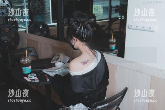 Aram(아람)的cos合集，总想鸭子般下载，心里小激动。