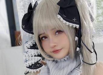 存档！Azami私拍的红裙又一次擦亮了我的审美，不得不说脸蛋和布料互相辉映。