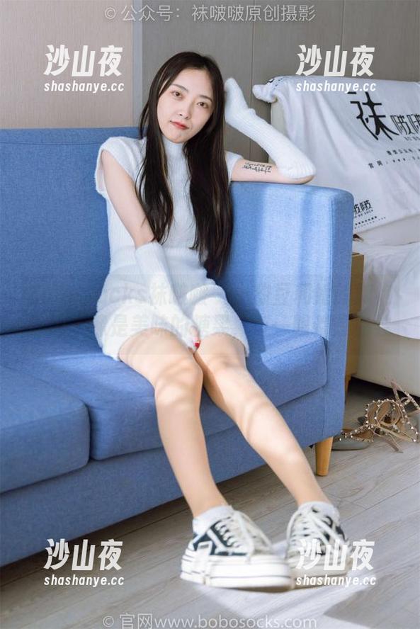 BoBoSocks袜啵啵 - 小甜豆和她的旗袍原图，像是美味的糖果，每一眼都想品尝
