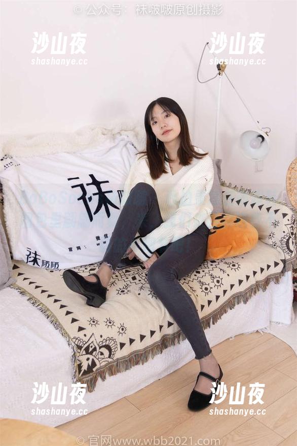 BoBoSocks袜啵啵-果冻 BoBoSocks袜啵啵 - 私拍果冻在高跟鞋图包里翩翩而舞,来,我们来聊聊这些不羁的小细节吧!