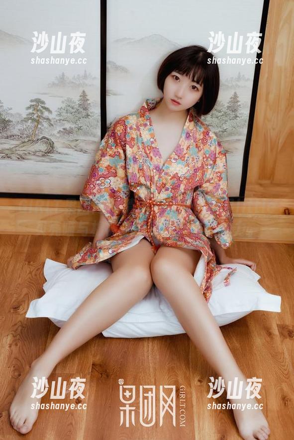 GIRLT果团网 - 精选！让我们追寻little贝壳喵与棉袜之间那抹朦胧的魅力。