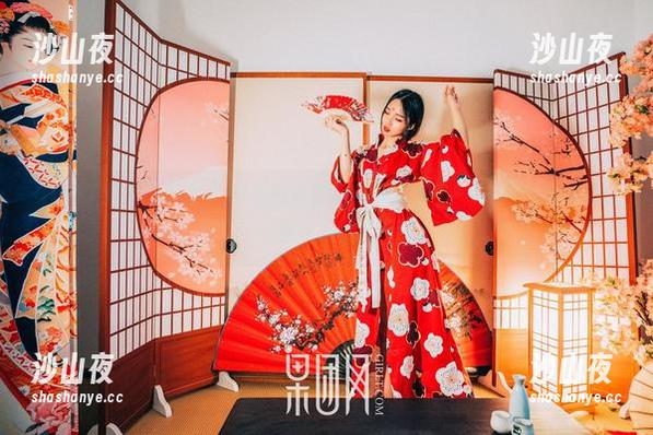 GIRLT果团网 - 啥？何嘉颖竟然出新写真集了——旗袍风到底能撩到几分？
