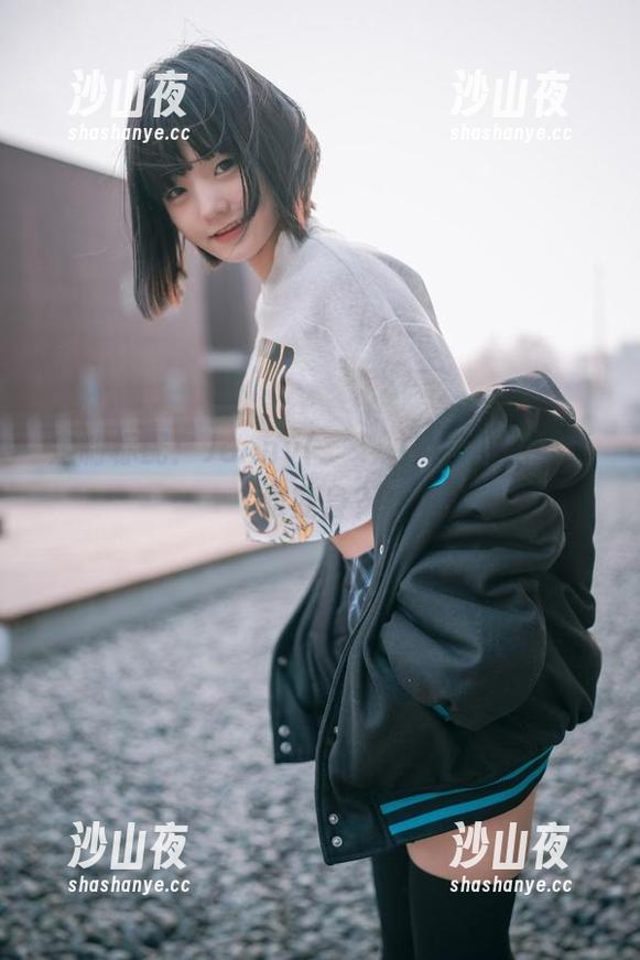 定制标配：Jenny(정제니)那条红裙的优雅变身？
