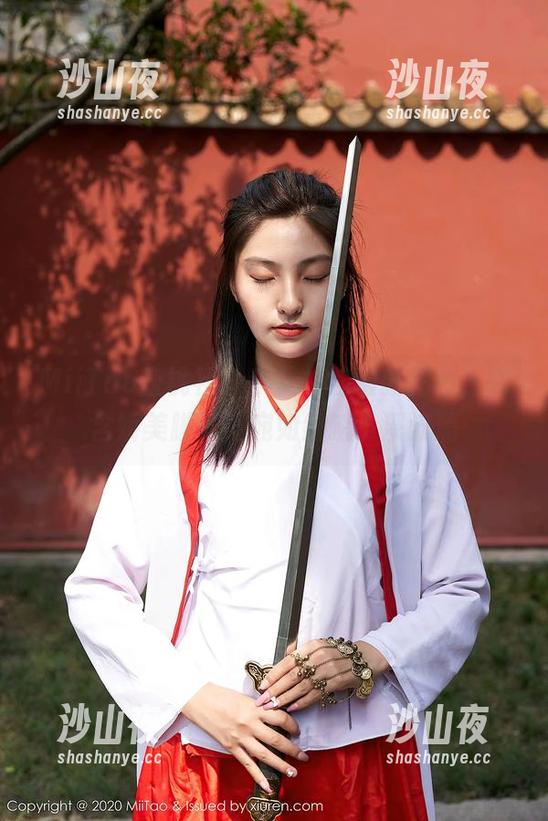 MiiTao蜜桃社 - 李梦婷的最新图包，包含娇美脚丫，宛如细腻小溪流淌