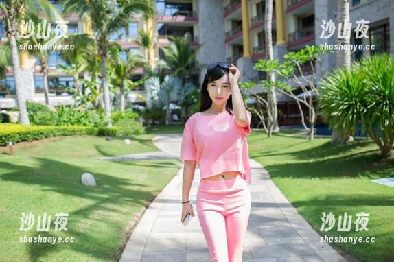 TuiGirl - 套图竟然是这样的修女风？赵惟依，分享一下你的灵感来源吧！