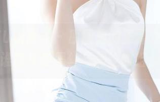 XIAOYU语画界 – 原图里的王馨瑶yanni，谁能抗拒黑丝与美腿的组合？