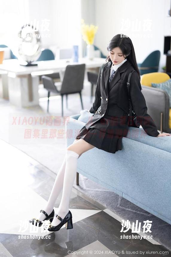 XIAOYU语画界 - 玥儿玥er的夏日回眸：图集里那些像海浪一样清澈的眼神
