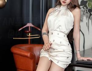 XINGYAN星颜社 – 可蕊娜礼服作品：看似高冷，但内心其实想略大方地把爱吃的披萨分给你。