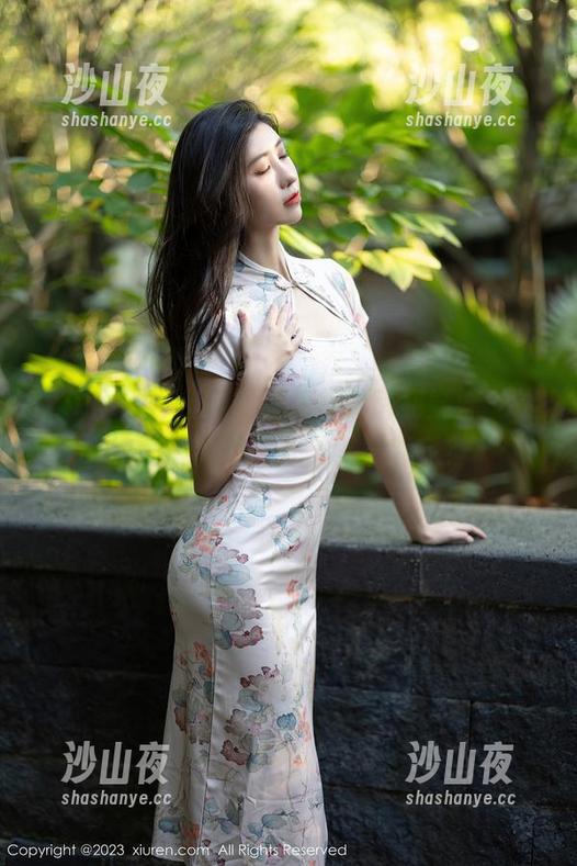 Xiuren秀人网 - 图包里的南初妹妹，豹纹写真火力全开，够不够撩？