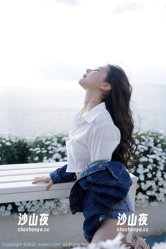 Xiuren秀人网-奶喵喵 Xiuren秀人网 - 原图之下,奶喵喵的旅拍真相:敢不敢挑战你的审美?