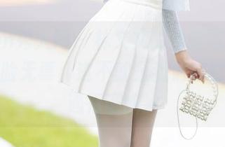 Xiuren秀人网 – 林文文的清纯写真，精选的一脸无辜，这不就是我们寝室的周末通行证嘛。