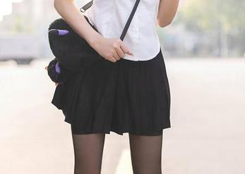 Xiuren秀人网 – 王俪丁呀的最新写真集刚出炉，看她怎样把“女仆”演绎得如此轻松，真心佩服。