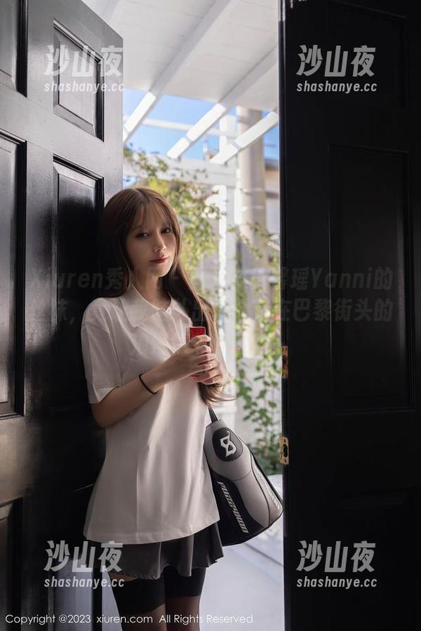Xiuren秀人网 - 图片里王馨瑶Yanni的丝袜，竟让我脑补出了个走在巴黎街头的浪漫情节，呵呵。