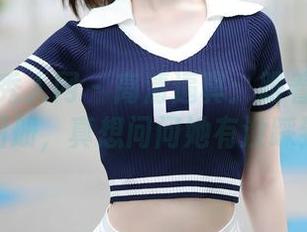 Xiuren秀人网 – 高清逼真：跟着玥儿玥er的户外图册，真想问问她有没踩到狗屎！