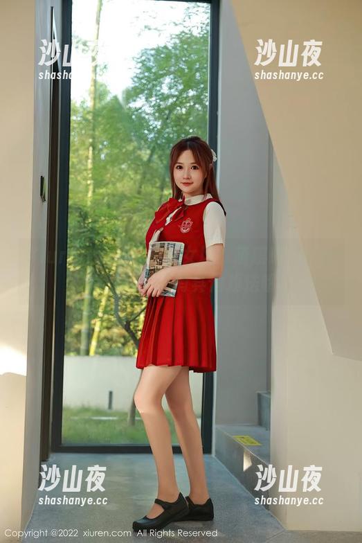 Xiuren秀人网 - 修女风？萌琪琪Irene的图集中还有其他戏法哦