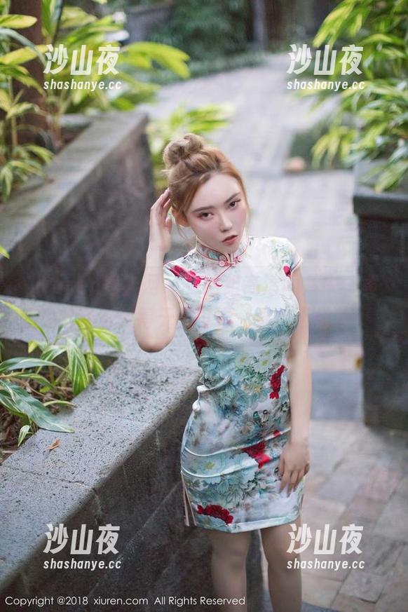 Xiuren秀人网 - 在这组高清图片中，黄歆苑清纯得无懈可击，你信不信？