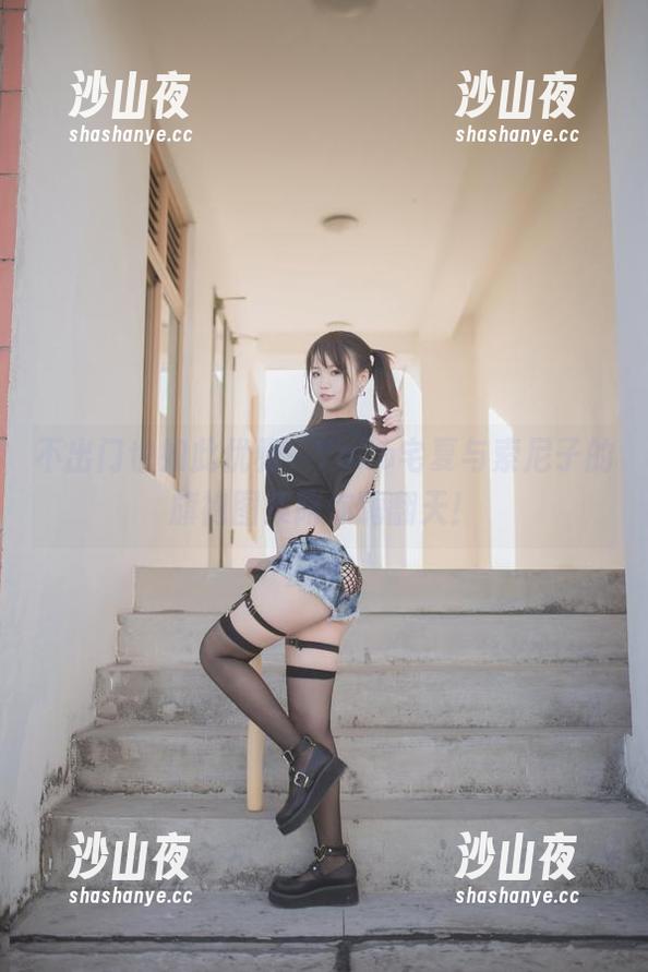 不出门也如此优雅，Yoko宅夏与索尼子的旗袍图集陪你嗨翻天！