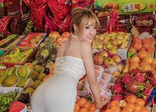 aiss – 好奇欣杨的体操服，这次又有啥新花样啊？更新快点！