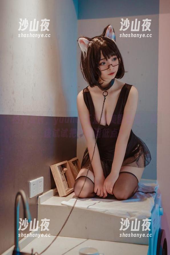 热辣夏日，yuuhui玉汇的美图包里，应该试试把空调调低点？
