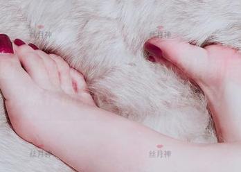 微密圈 – 别眨眼！丝月神的皮裤细带高跟网袜作品集下载，真有其事！