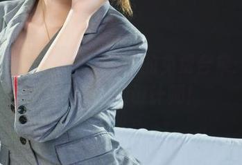 丽柜 – 就在这里，潼潼的免费合集：套装？真想问问设计师！
