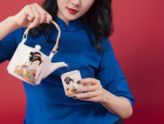 丽柜ligui – 大家好！最新的双生花作品集来了，文芮的红粉之旅！