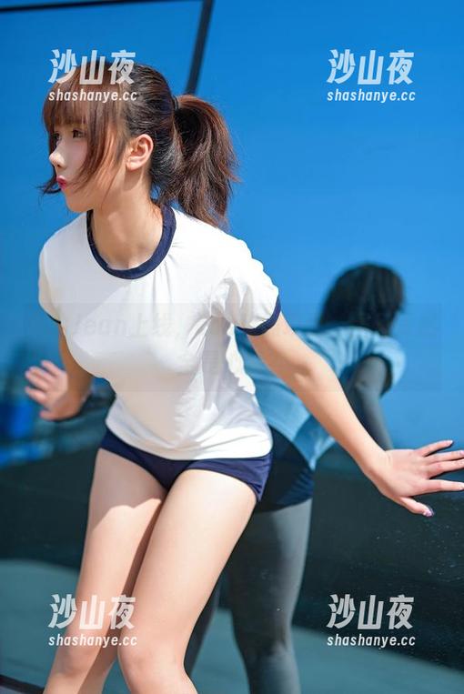 九曲Jean上线，cos暗黑玫瑰，图里竟然全是心事？