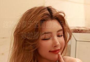 微密圈 – 这次分享于芷晴的美足图包，注意，别被她的脚给迷惑了！