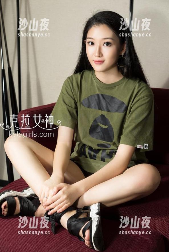 克拉女神 - 在熙妍的皮衣套图里，我找到了迷失的自我？或者只是我在自言自语