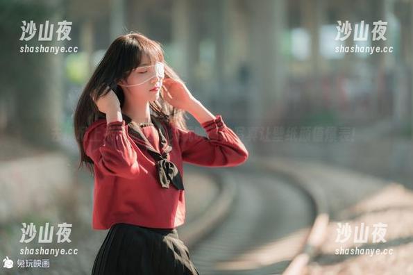 去操场上来场偶遇，兔玩映画的写真让壁纸颜值爆表！
