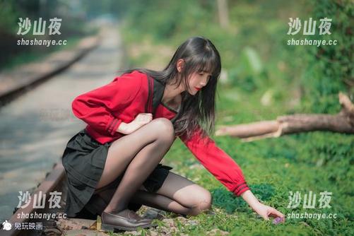 兔玩映画 兔玩映画发现!高清图册里的俏皮小护士,居然在捣蛋?