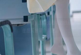 又一组兔玩映画的轻松合集，酸辣兔和牛奶的搭配，让我忍不住想买包零食来配。