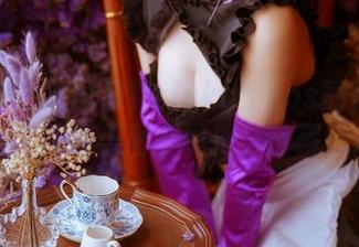 泳池里的冲田凛花rinka：cos勤快的小仙女，吓得美图都想把自己藏起来。