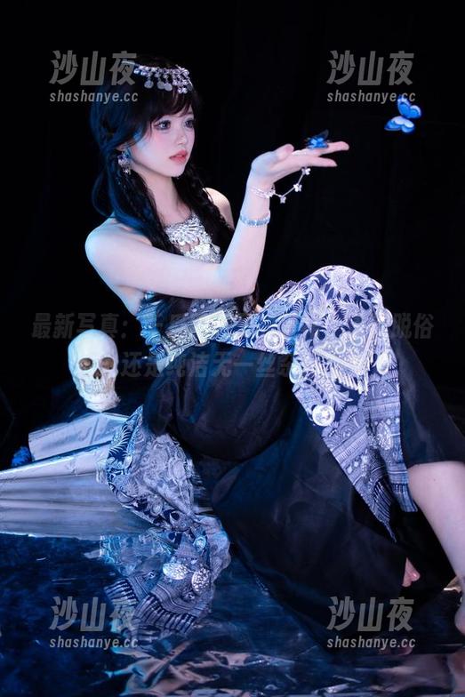 最新写真：千反田鹿子的白裙，清新脱俗还是纯洁无一丝杂质？