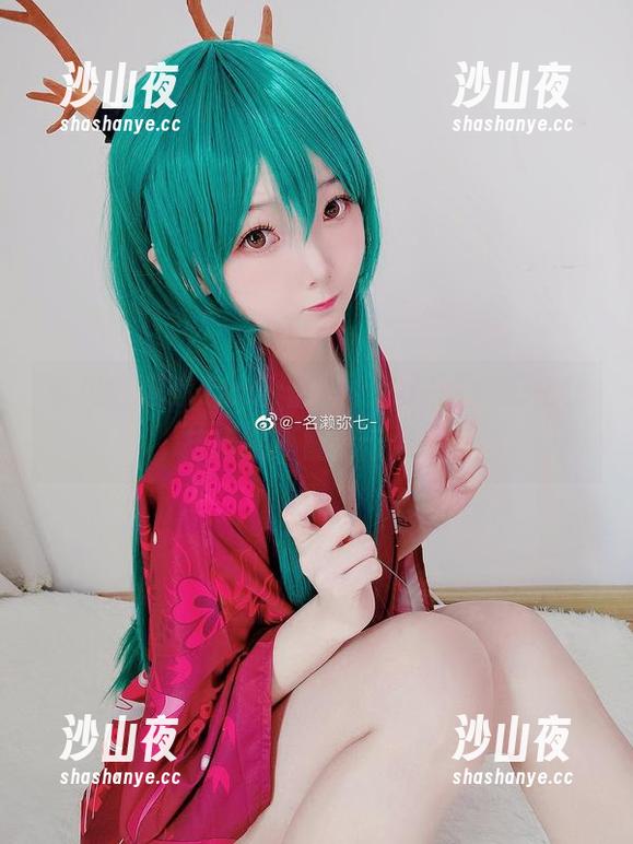 看见名濑弥七cos蕾姆，我想问她的化妆技巧能不能借个用。