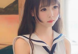 别以为只是学妹，向小圆的美图中藏着不少小情绪。
