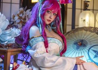 咔喵的礼服全集：让人眼前一亮的美丽时刻，几乎要“咔”出来了啊。