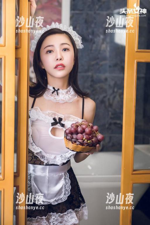 头条女神 - 陈怡曼，夏天的狂欢时刻，免费写真等你来欣赏！
