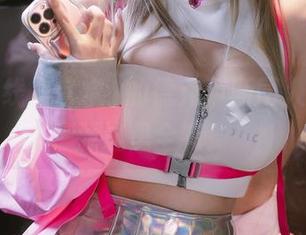 给个在线，宫本桜的德克萨斯同人礼服资源这里全有！