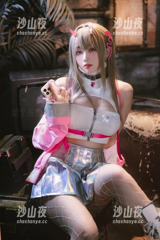 给个在线，宫本桜的德克萨斯同人礼服资源这里全有！