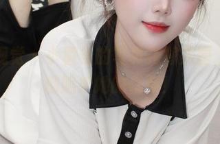小众视觉 – 小薯条的写真花嫁美图，花瓣都嫉妒她的优雅！