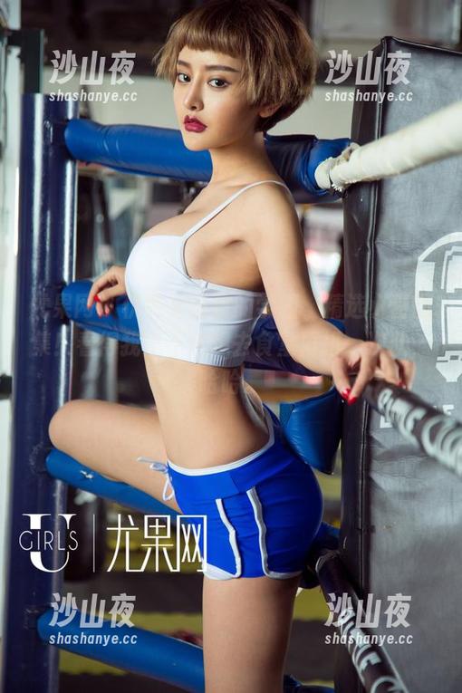 尤果网 - 优雅又俏皮的学姐，精选小喜图集！看得我忍不住想去食堂再排一次队，哈哈。