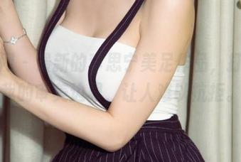 尤果网 – 最新的李思宁美足作品，打破了我的审美边界，让人难以抗拒。