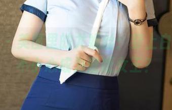 尤蜜荟 – 美图里的尤妮丝：穿上白裙后，不小心成为壁纸女王？