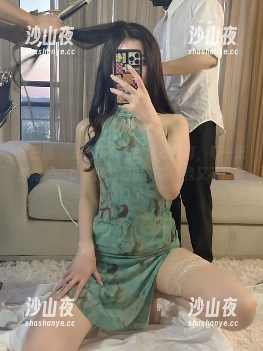 微密圈 - 就是阿朱啊的居家写真，每一张都像是一份安静的邀请，唉，我又不打算出门了。
