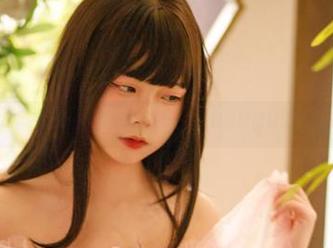 巧克力小圆面包的写真：轻纱幔帐？不如轻纱围裙更适合我吧！