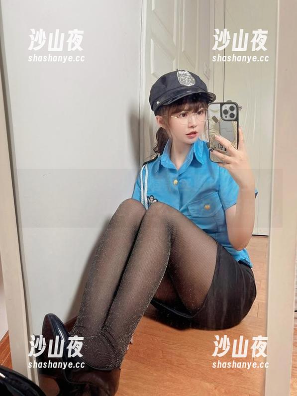 张思允 微密圈 - 张思允的全套黑丝图包,让人不争气地一直盯着,怎么会有这种搭配?