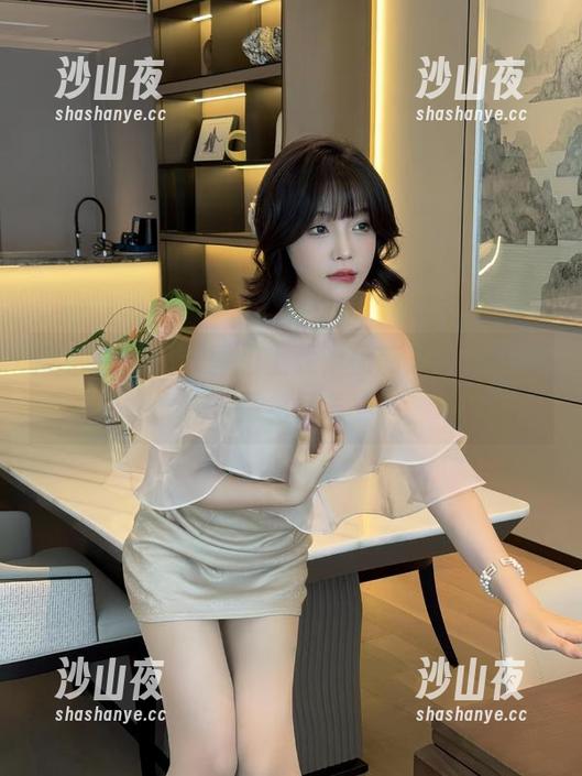 微密圈 - 吊带图包上线，徐莉芝Booty浓情免费送