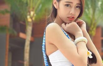 推女神 – 王语纯私拍图包：我发现海风好像特别会撩人，不能不信！