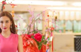 推女神 – 图集中的王语纯，连衣裙是不是在和我打招呼？